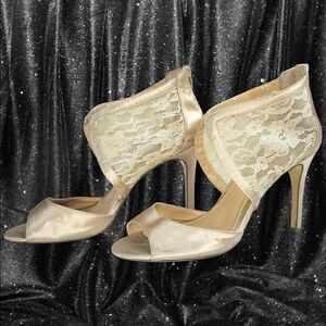 Jessica Simpson gold satiny lace peep-toe heels